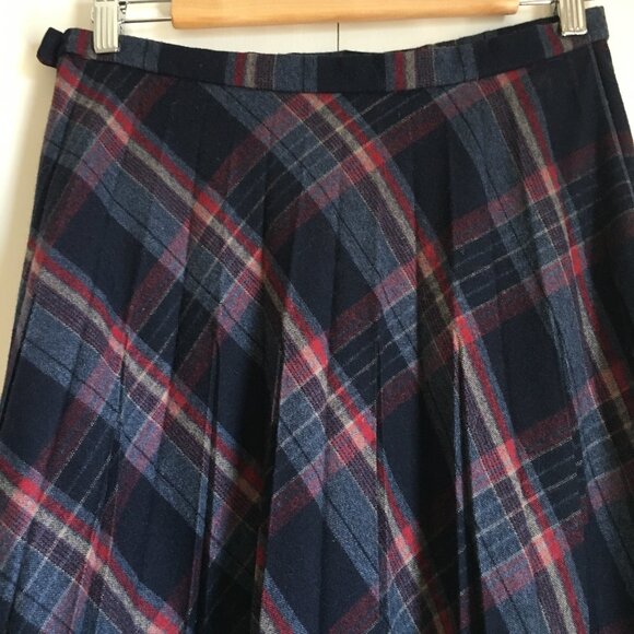 Vintage Canadian Plaid Knife Pleated Wool Skirt 28W - Picture 3 of 13